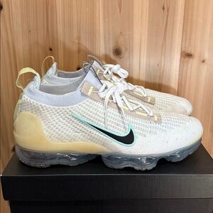 Nike Air Vapormax 2021 Flyknit Mismatched Swoosh White